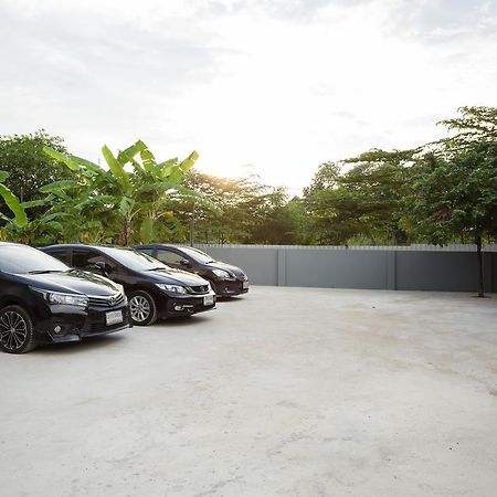 Twentynine Kv Apartel Nonthaburi Exterior photo